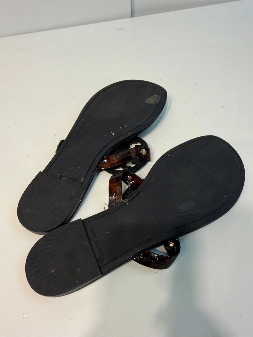 Used Tory Burch sz 8.5 Tortoiseblank Jelly Flip Sandals with Logo Medallion